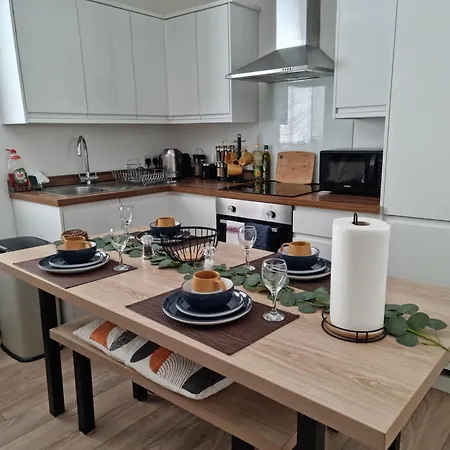 Central Watford Modern Apartment - Travellers & Contractors Welcomed Exterior photo