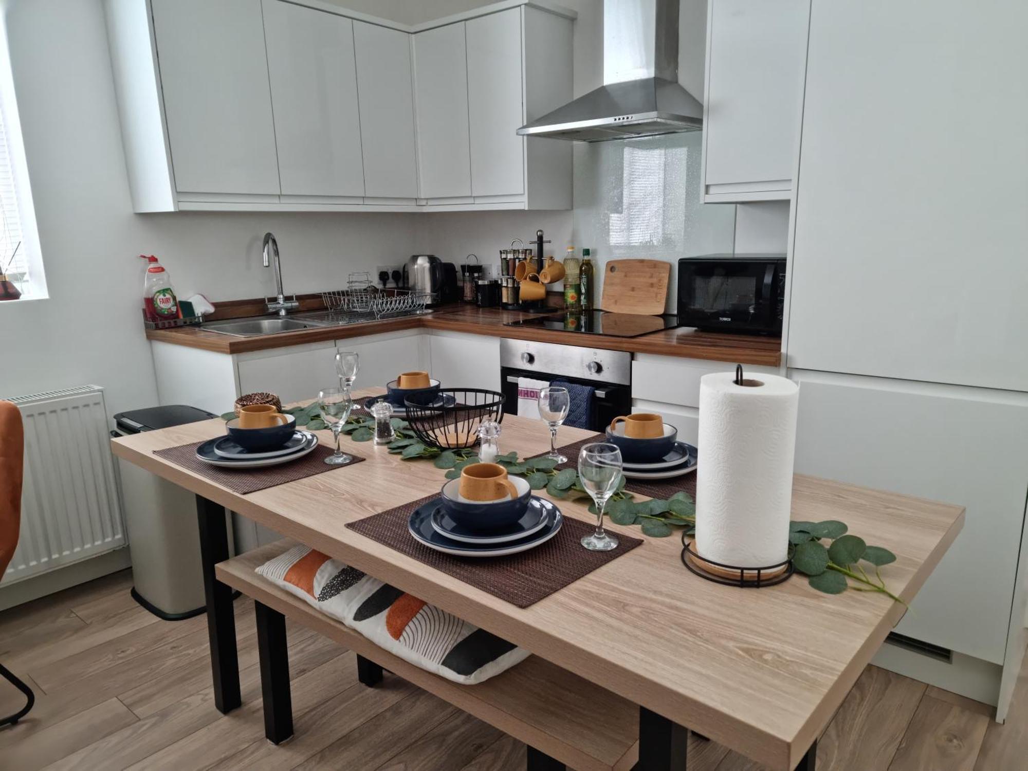 Modern - Travellers & Contractors Welcomed * Watford (Hertfordshire)